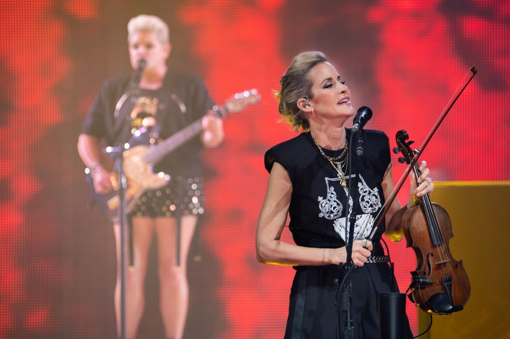 The Chicks kick off summer tour at Hollywood Casino Amphitheatre